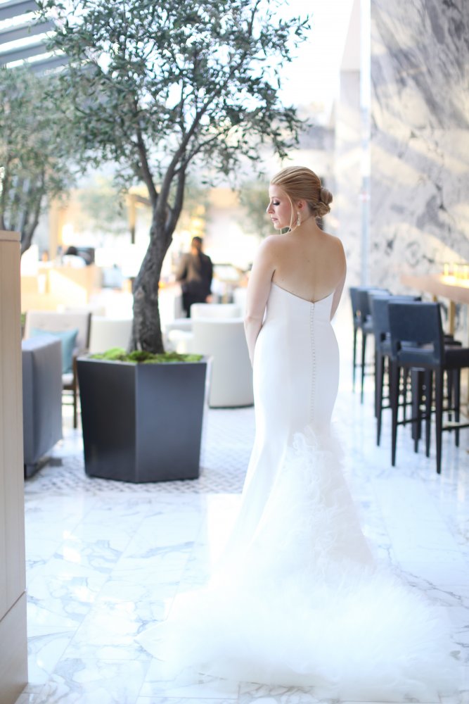 bride in mermaid style wedding dress